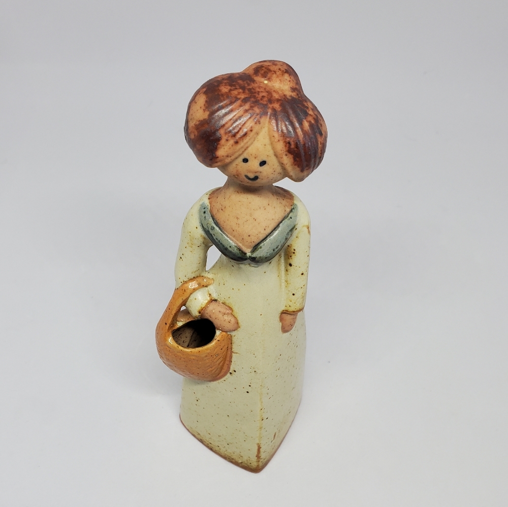 Vintage Stoneware Girl With Flower Basket - Made in Japan - Picture 5 of 10